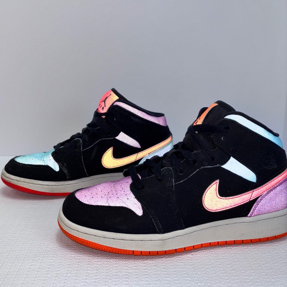 Nike Air Jordan 1 Mid CANDY Sneakers SE Color Changing Youth‎ Size 6 Shoes